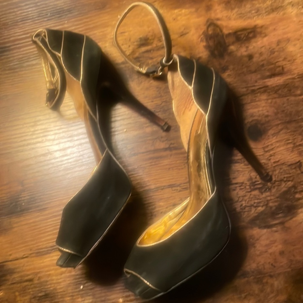 ReportSignature Black Gold trim Dress Shoes